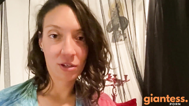 Giantess Ave / Giantess Cleo – The Stoner Giantess