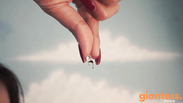 Giantess Roma – In The Big City