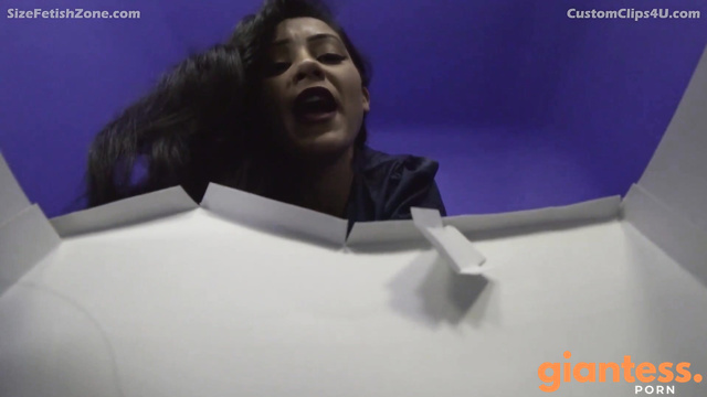 CustomClips4U – Sahrye takes over the neighborhood