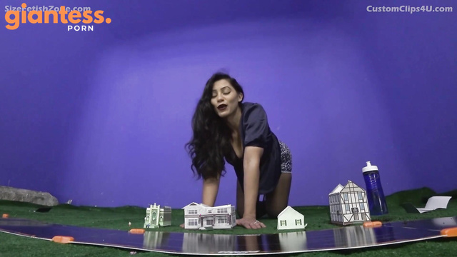 CustomClips4U – Sahrye takes over the neighborhood