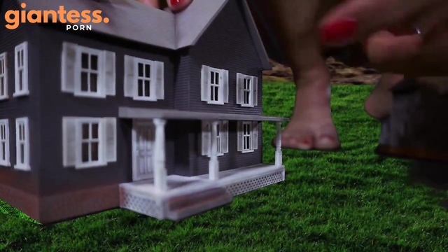 Giantess Roma Growth