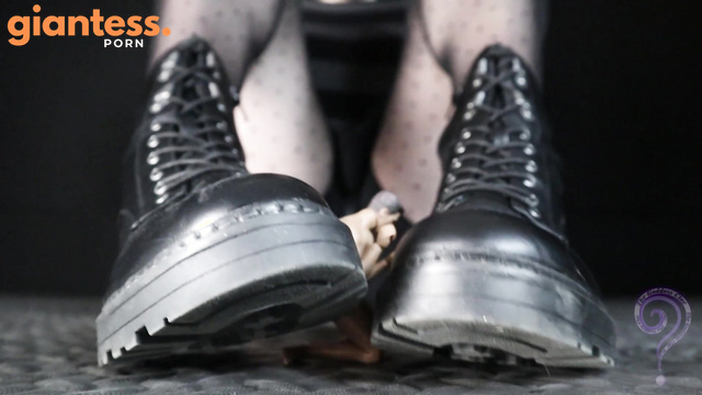 Giantess Requests – Giantess Boot Worship