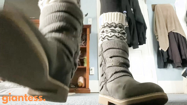 QueenMotherSoles – Giantess Dr’s Diagnosis