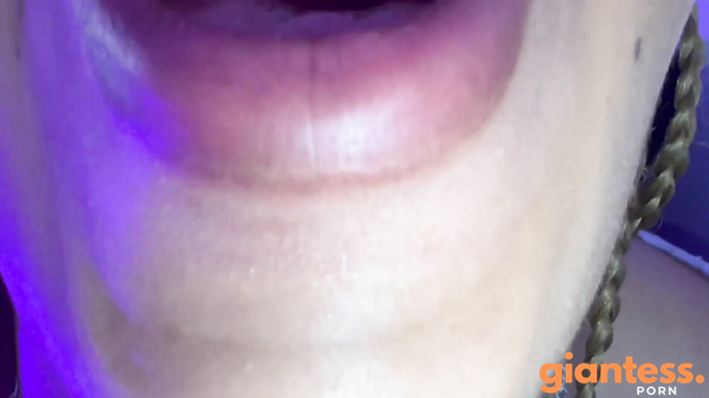 Latinadesire - Standard V giantess let me explore mouth
