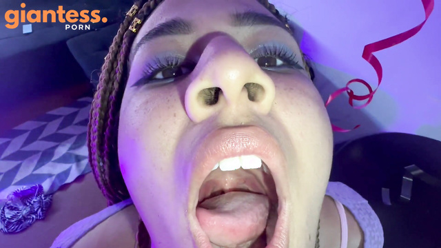 Latinadesire - Standard V giantess let me explore mouth