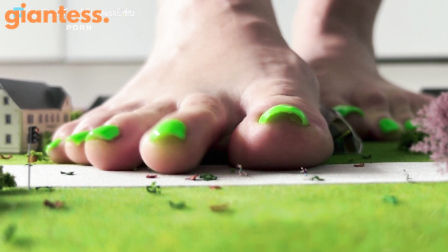 Giantess FairTrade - City Short Edit 1
