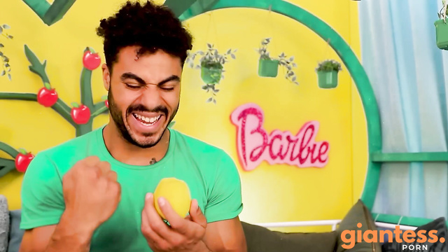 Roblox Rainbow Friends in Real Life! / Poppy Playtime vs Rainbow Friends!