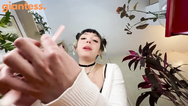 ASMR Uma Gigante Te Encontrou E Cuida De Voce