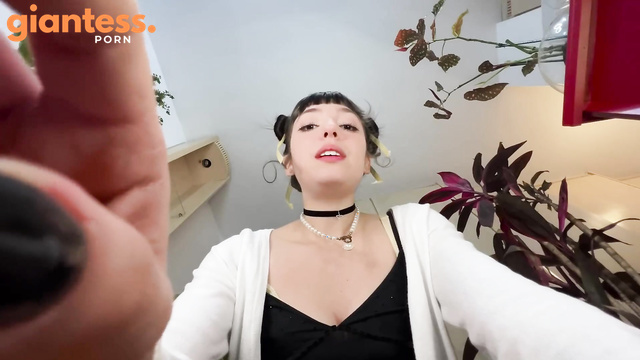 ASMR Uma Gigante Te Encontrou E Cuida De Voce