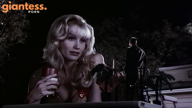 Attack of the 50 Foot Woman (1993)