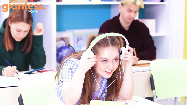 Short People vs Tall People Problems / Funny Sister Pranks!