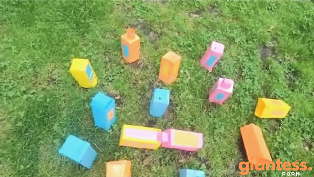 Hungry Giantess discovers Tiny City at the park and destroys it. [Giantess attacks city 巨大娘 ]
