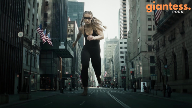 【Giantess 巨大娘 / 女巨人】Myprotein Commercial (4K Remaster)