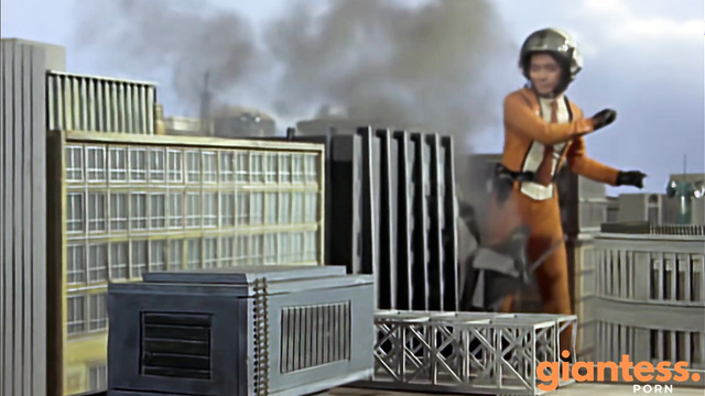 Ultraman (1966) Episode 33 - Giantess Fuji Akiko (4K Remaster) ウルトラマン 巨大娘