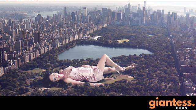 Megan Fox Giantess Commercial - Lotus Watch [4K Remaster] 巨大娘