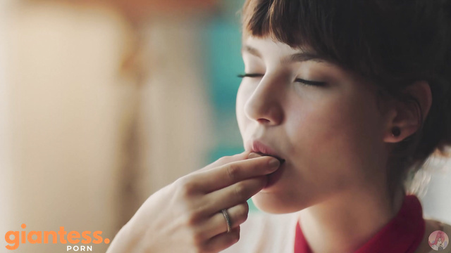 Nestlé Giantess Commercial 巨大娘