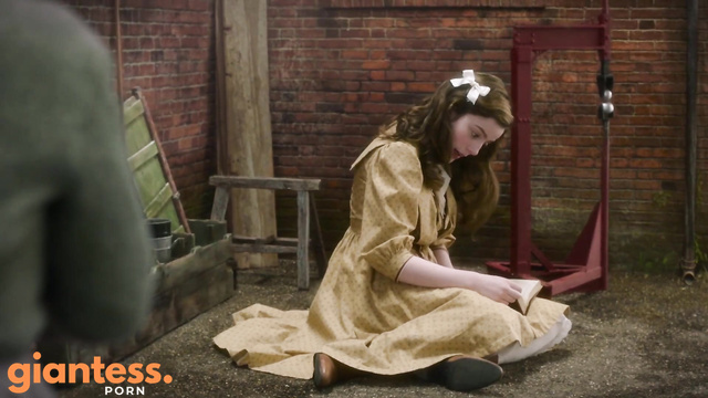 Giantess Primrose Chattoway - The Nevers S01E01 [巨大娘]
