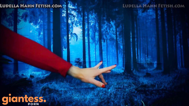 Ludella Hahn - The Librarian Giantess Transformation