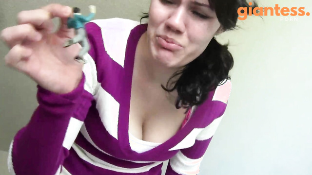 Lucy Skye – Giantess Small Man