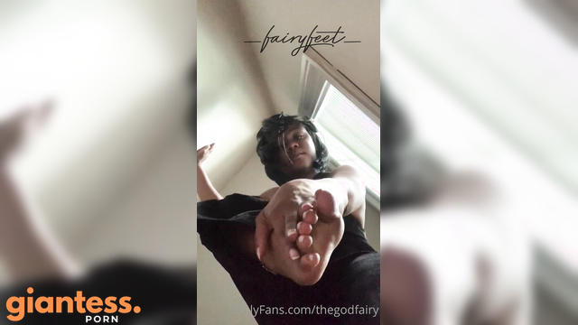 Fairy Feet –  Min Giantess Crush