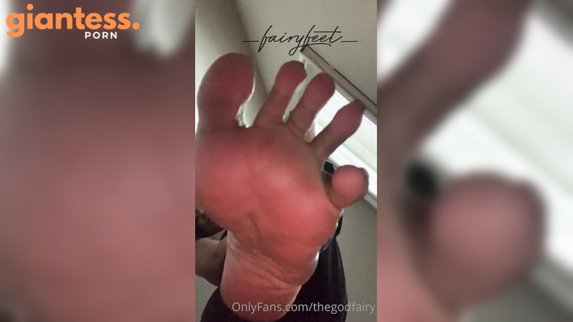 Fairy Feet –  Min Giantess Crush