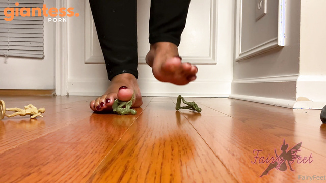 Fairy Feet – Giantess Soldier Crush