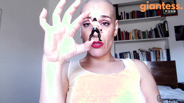 Emprex Kala – Shrinker Misbehaves Inside Her Pocketsgets Gulped Down