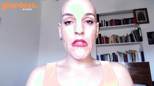 Emprex Kala – Shrinker Misbehaves Inside Her Pocketsgets Gulped Down