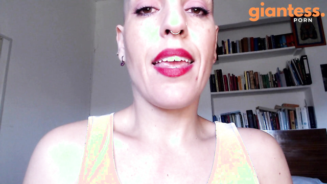 Emprex Kala – Shrinker Misbehaves Inside Her Pocketsgets Gulped Down