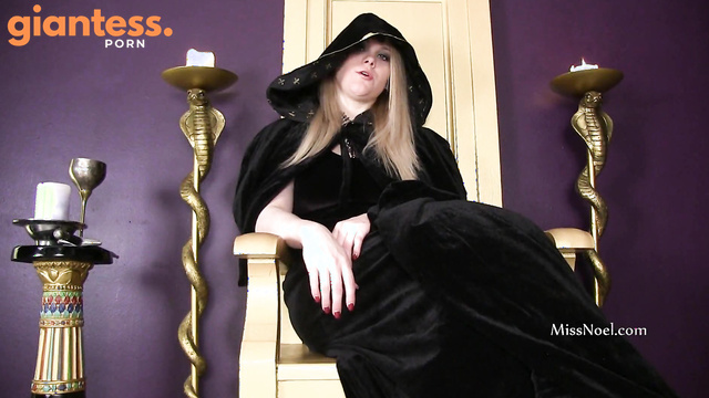 Miss Noel Knight – The Magic Shrinking Spell