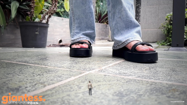 Rise Of The Giantess - Serena’s Tiny Victim Gets Crushed And Smashed