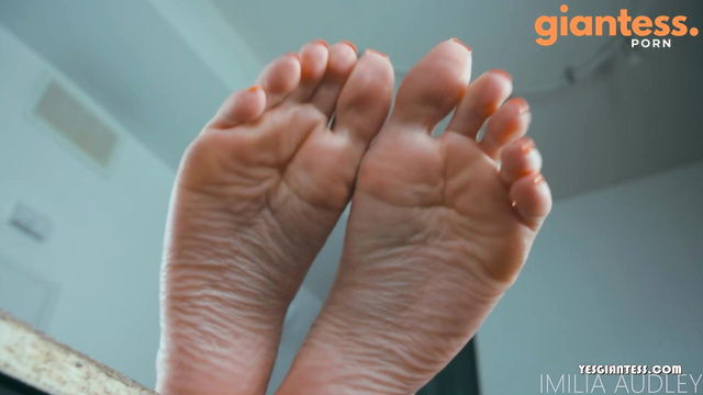Imilia Audley - Giantess And Her Tiny Foot Addicted People Smashed On Kitchen