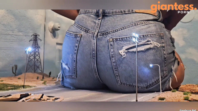 Strength GTS Dioramas - Angry Ebony Giantess And The Epic Battle Round 2