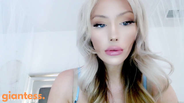 GiaDelRey - Perfect Giantess Is Hungry For You: Lips Wet And Ready