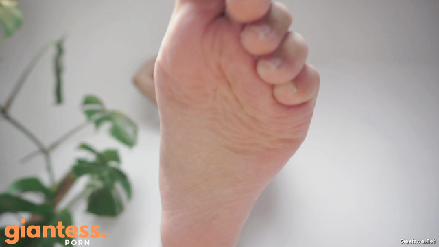 Mayapetite - Pregnant Giantess Strips Slowly, Dreaming of Trampling You