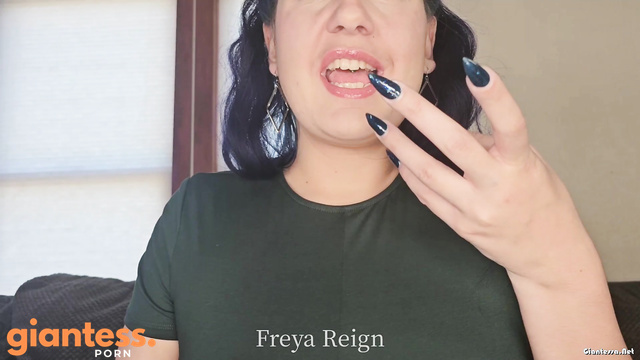 Freya Reign - Quality Time Turns to Chaos: Licking The Hunter And Her Prey