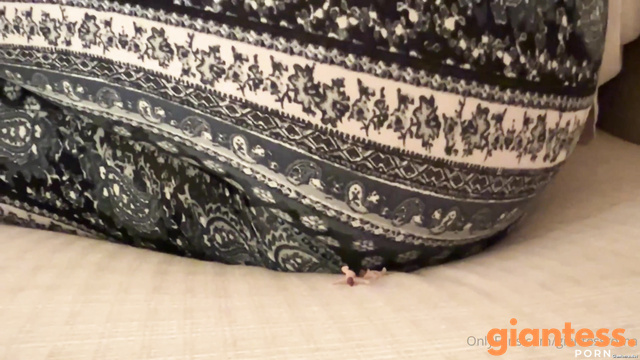 Giantess Ave - Unaware Giantess Stepmom Roma And Her Tiny Disasters