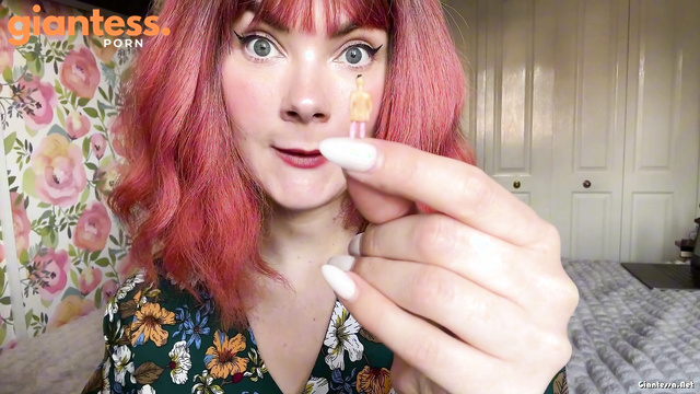 Yourhikerbabe - Giantess Babysitter Eating And Chewing Tasty Snacks Insert Inside Anus