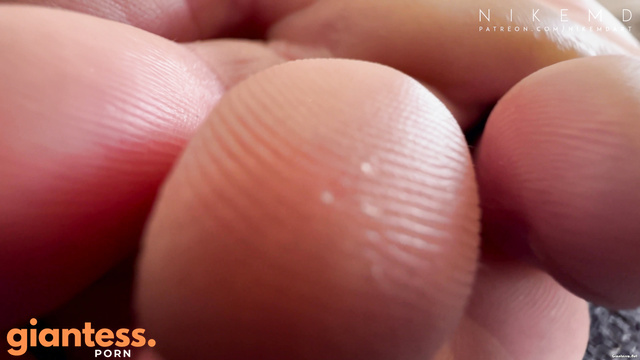Nikemd - An Unexpected Meeting: Kristiana And Her Tiny Explorer Fan
