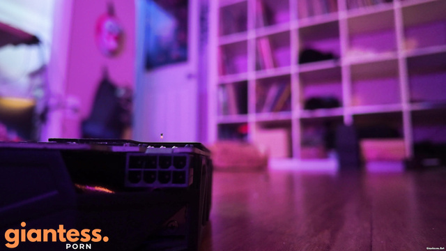 WorldUnseenFilms - Micro Man Struggles to Find His Earring in Giantess Immy’s Room
