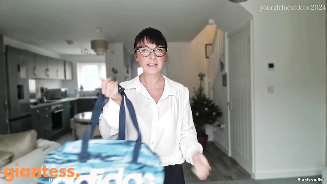 Yourgirlnextdoor1 - Mommy Shrinks The Voyeur Out of Jealousy And Shows Off