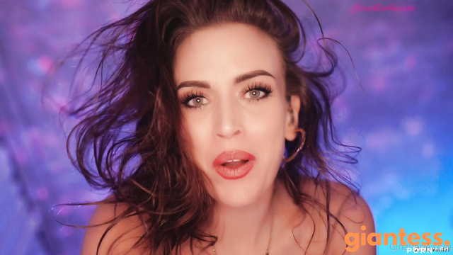 Giantess Gina Carla Oil Self-Massage: Teasing Her Pussywussy And Body