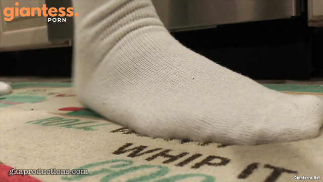Ginary's Giantess Adventures - Giantess Paris Love Squashes Tiny Humans In Her Kitchen