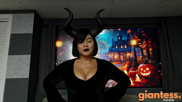 Media Impact Customs - Witch Enchantress Sahrye Torment Of Mini Man Doll