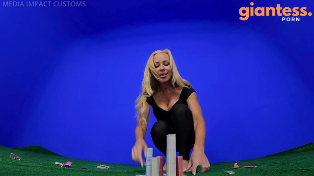 Media Impact Customs - Mega Stepmom Blondzilla Causes Building-Crushing Quakes
