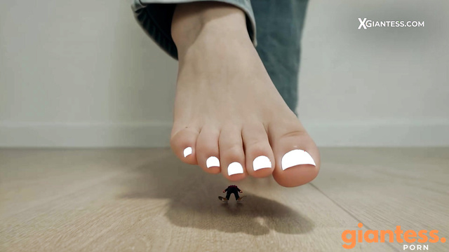 XGiantess - Gentle Giantess Wife Wrinkled Soles Crush Tiny Shrunken Husband