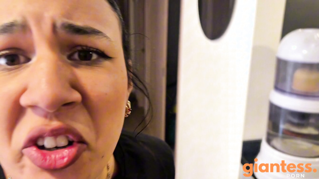 Latina Mistress Workout For You: Giantess Insert Tiny And Want Eat You From Her Asshole