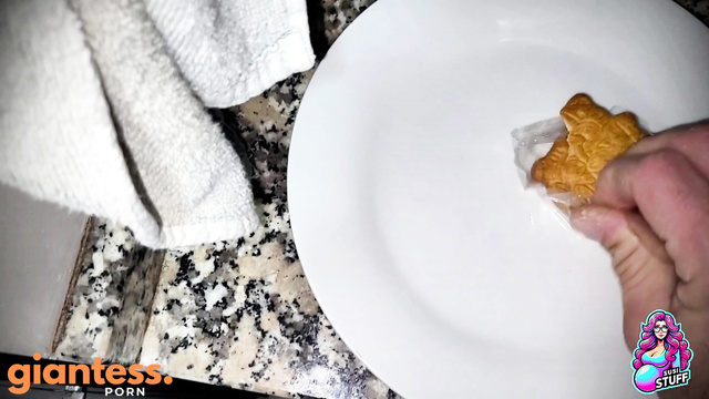 Susi Stuff - My Lazy Boyfriend Now My Dinner: Look Like Pregnant After Swallowing Him
