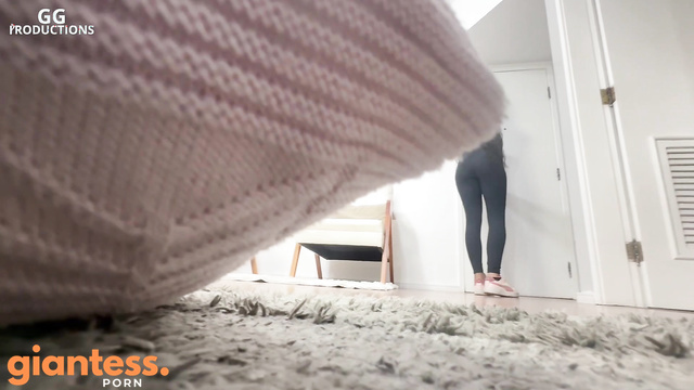Giant Brazilian Women - Under the Giantess Soles: Little One Voyeur Spying Penelope