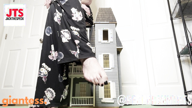 JackTheSpeck - Tall Peppermint Giantess Terrorizing New Neighbors House